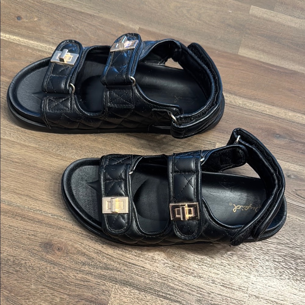 Sandals - Picture 3 of 7